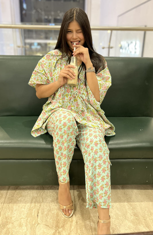 Loungewear in Beautiful Green/Pink Floral Print